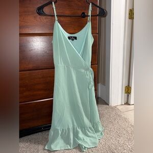 Worn once LuLus dress, size small